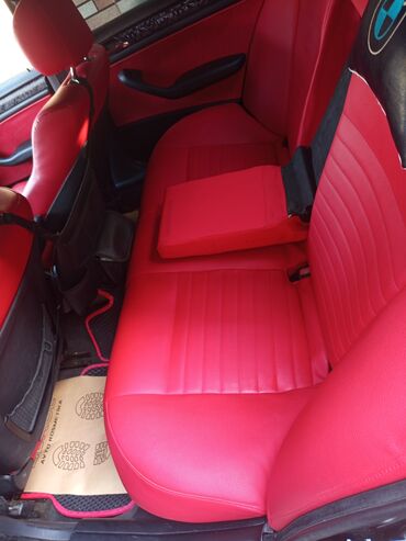 BMW: BMW 3 series: 1.9 l | 2002 il Sedan — 3