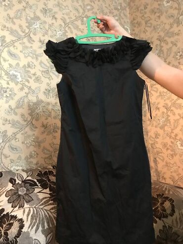 вечернее чёрное платье со шлейфом: Вечернее платье, Короткая модель, Без рукавов, XS (EU 34), S (EU 36)