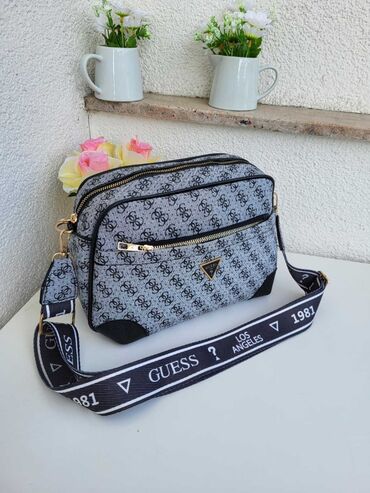 Torbe: Cena torbi 2900
cena novcanika 2200
Porez — 5