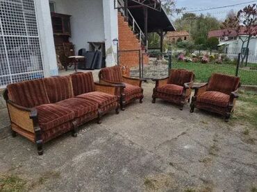 Stilske garniture: Stilska garnitura u odlicnom stanju, trosed i tri fotelje — 1