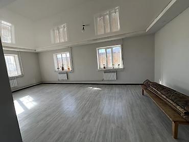 домик с контейнера: Продается в городе Каракол большой 2этажный дом .дом построена — 9