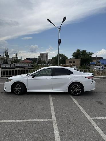 щвеный машина: Сдаю Toyota Camry, Посуточно, Без водителя — 2