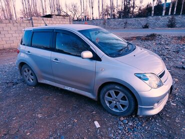 Toyota: Toyota ist: 2004 г., 1.5 л, Автомат, Бензин, Седан — 4