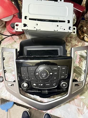 Avtoelektronika: Chevrolet Cruze üçün orijinal multimedia/radio başlıq komplekti - — 1