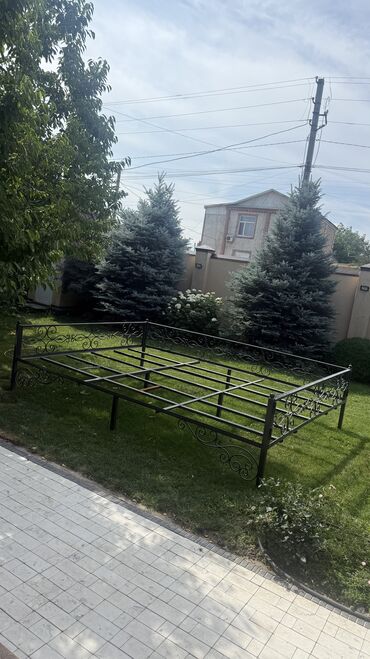 урны для мусора уличные металлические цена: Тапчан 4 x 3 x 1 м, Металл