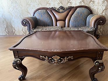 salon divan: Klassik üslubda qonaq otağı dəsti Tərkibi: - 1 ədəd üçlü divan - 2 — 2
