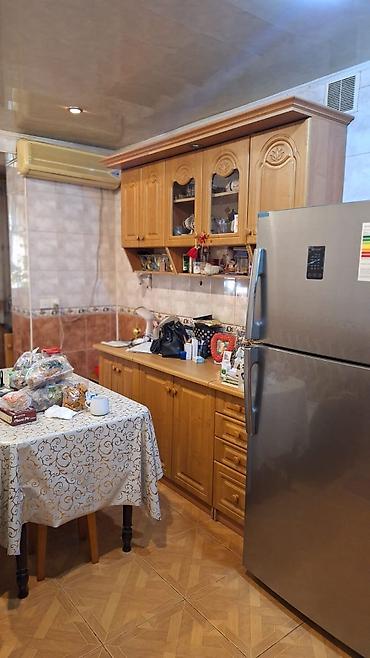 Mənzillər: Bakı, 8-ci kilometr, 3 otaqlı, Köhnə tikili, m. Neftçilər, 96 kv. m — 8