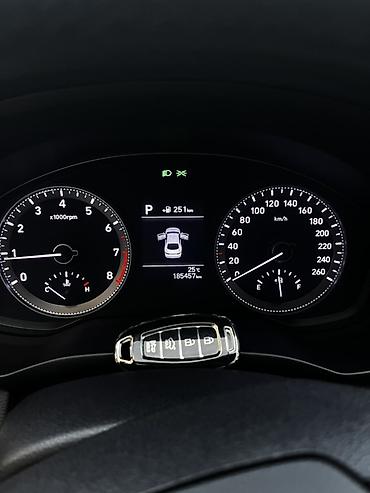 gra: Hyundai Grandeur: 2018 г., 2.4 л, Автомат, Бензин, Седан — 7