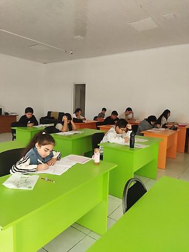 письменный стол для школьника: Журнальный стол, Б/у, Нераскладной, Квадратный стол — 5