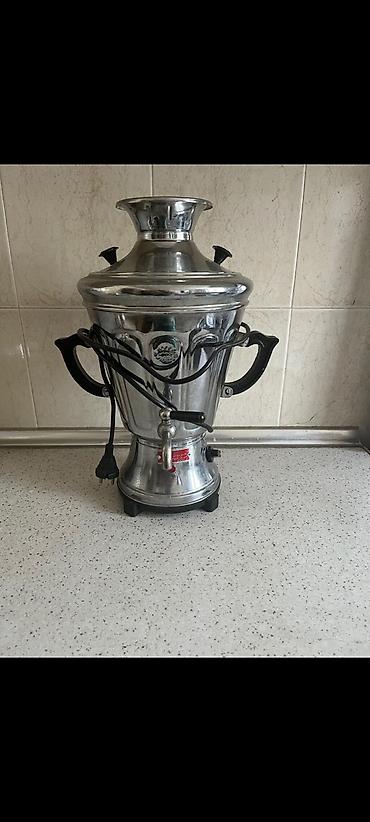 qedim samovar aliram: Elektrikli samovar satılır. Metal korpuslu, klassik dizayna malik — 1