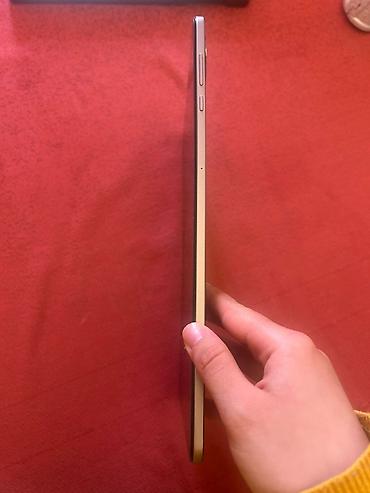xiaomi pad mini: Honor pad x9a planseti satilir. 256gb 8ram. Qutusu adaptiri var — 4