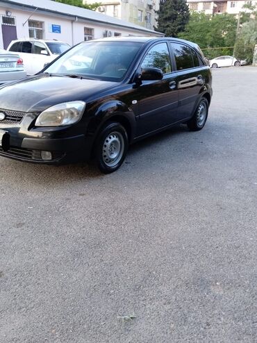 kvadrasikl satisi: Kia Rio: 1.4 l | 2006 il Hetçbek
