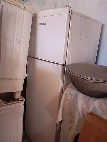 холодильные двери: Холодильник BEKO, двухкамерный, с верхней морозильной камерой. - — 1