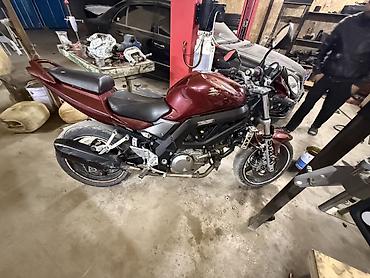 скутерлер арзан: Мотоцикл Suzuki SV650 N (street/naked) - Двигатель: V‑твин 645 см³ — 3
