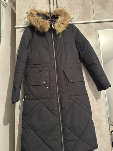 женские махровые халаты больших размеров: Утеплённое женское пальто-пуховик с капюшоном - Цвет: чёрный - Длина