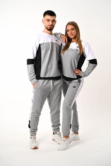 Gornji i donji deo: Novi modeli su stigli 🥰 Cena za komplet dve trenerke (muska i ženska — 10