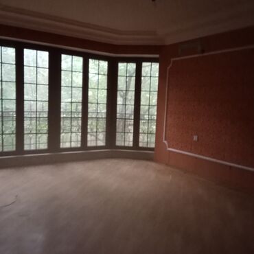 Həyət evləri və villaların satışı: 8 otaq, 1000 kv. m, Orta təmir — 26