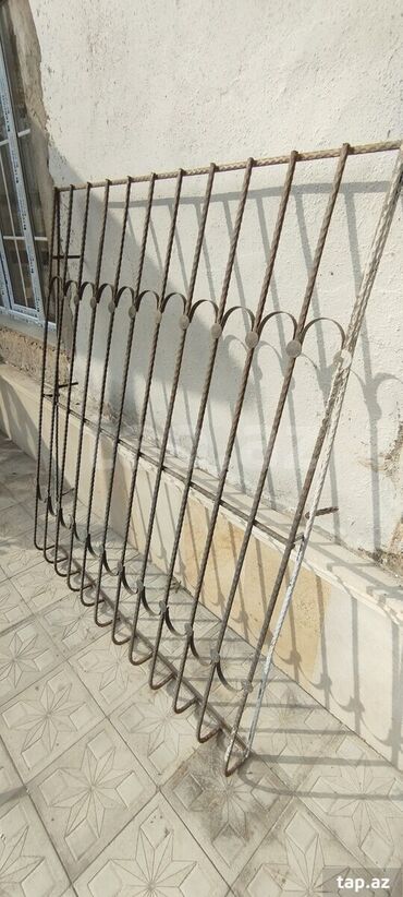 işlənmiş borular: •Pəncərə üçün dəmir barmaqlıqlar satılır.İki ədəddir.Biri böyük,biri lalafo.az -da işlənmiş borular: •Pəncərə üçün dəmir barmaqlıqlar satılır.İki ədəddir.Biri böyük,biri