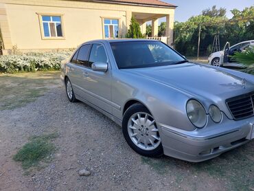Mercedes-Benz: Mercedes-Benz E-Class (W210) sedan - Kuzov: 4 qapılı sedan, gümüşü — 4