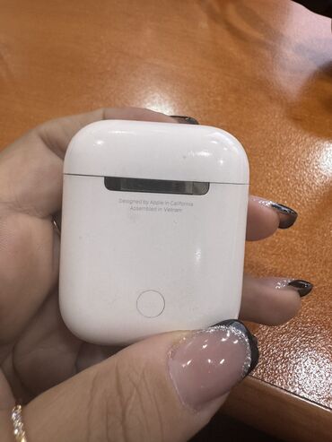 irshad telecom samsung a50: Airpods world telecomdan alınıb. Sol qulaqcığı işləyir. Sağ qulaqcıqda