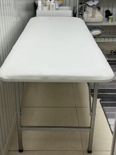 маникюрные стулья: Косметологический/массажный кушетка продаю размером стандарт 

-