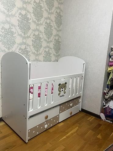 teddi: Uşaq beşiyi – “Teddy” dizaynlı, ağ rəng. - Material: MDF/laminat səth — 1