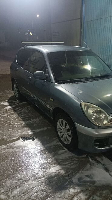 дом на колесах купить бу: Daihatsu Sirion: 2004 г., 0.1 - engine capacity л, Автомат, Бензин, Хетчбек