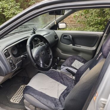 Nissan: Nissan Primera: 2001 г., 1.8 л, Механика, Бензин, Хэтчбэк — 4