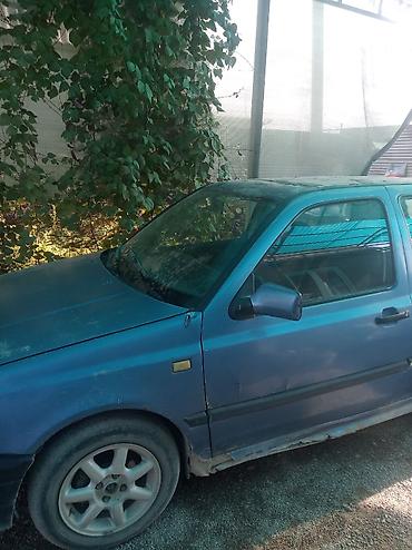 Унаа сатуу: Volkswagen Golf: 1993 г., 1.6 л, Кол менен иштөөчү, Бензин, Хетчбек — 3