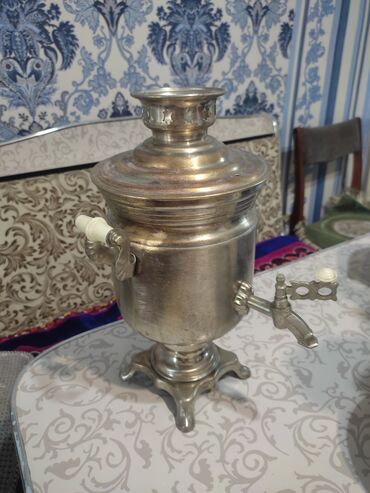 продажа стеклянных банок: Самовар электрический, 3х литровый. 1979 года производства. Латунный