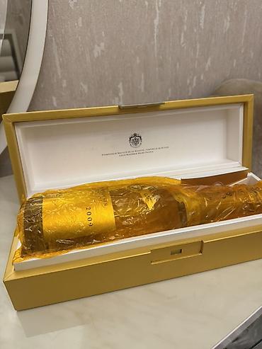 20 l su: Louis Roederer Cristal 2009 şampanı, xüsusi hədiyyə qutusunda təqdim — 3