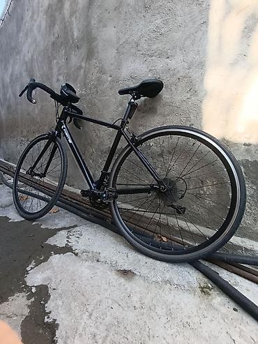 volta: Yol velosipedi – qara rəng, yüngül metal karkaslı, aerodinamik dizayn — 2