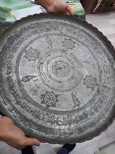 baklar və çənlər: Böyük əl işi mis/bakır sini (oyma naxışlı) - Material: qalaylanmış — 1
