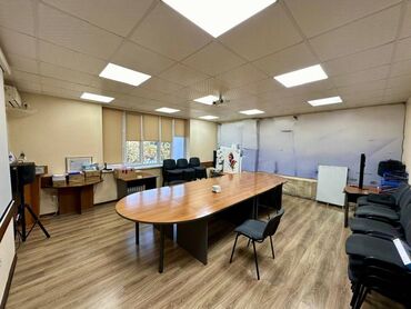 офис дордой: Сдаю Офис, 108 м², В жилом комплексе, С отдельной кухней, С отдельным сан узлом