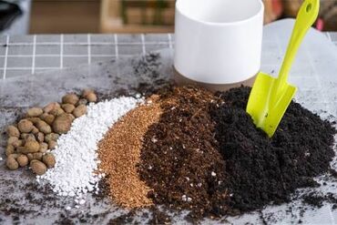 черная земля: Готовый рыхлый, вкусный грунт продаю за пол цены. 50% скидкой 350 сом