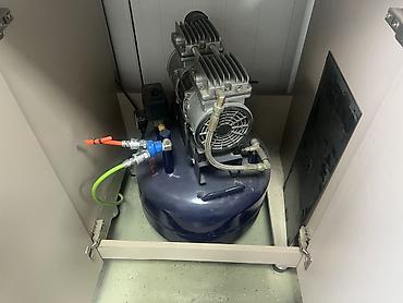 Медицинское оборудование: 2 стом установки с компрессором, сухожар гп 40, и более 20 ти лотков с — 6