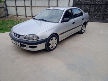 машина ошто: Toyota Avensis: 2000 г., 1.8 л, Механика, Бензин, Седан