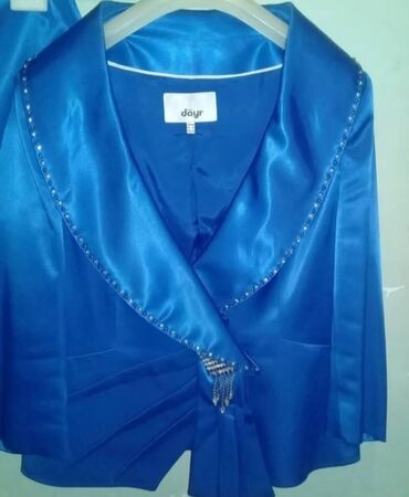 Köynək və bluzalar: Teze ve içinde bir defe geynilmiş baha alınan geyimlər — 12