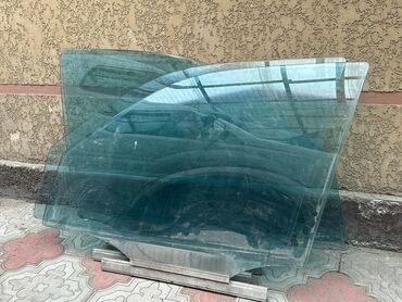 гибкий стекло: Переднее левое Стекло Mercedes-Benz 2002 г., Б/у, Оригинал, Япония