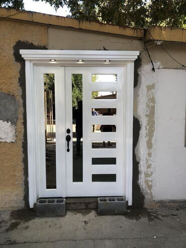 Giriş qapıları: Ofis üçün Yeni Giriş qapısı Zamok ilə, Pulsuz quraşdırma, Ünvandan götürmə, Pulsuz çatdırılma, Ödənişli çatdırılma — 18