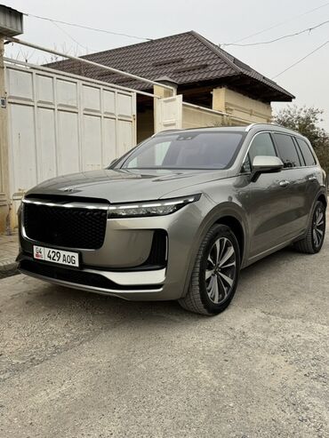 Lixiang: Lixiang One: 2020 г., 1.2 л, Автомат, Электромобиль, Внедорожник — 7