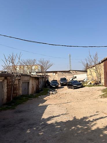 icare qaraj: Ehmetlide qara satilir lela sadig evinin yani yamasi var 19 kv sendei — 5