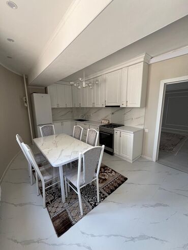 суточные квартиры 3 комнатные: 3 комнаты, 100 м², 4 этаж, Дизайнерский ремонт