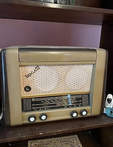 stress carxı: Retro lampalı radio-grammofon “Ural-57” Xüsusiyyətlər: - Lampalı — 2
