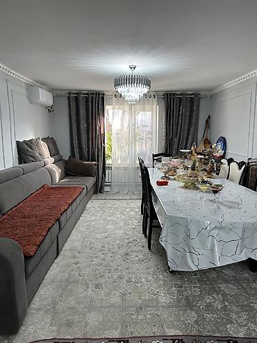 Продажа коттеджей и домов: Продаётся жилой дом с большим навесом и двориком. Адрес:Г.Бишкек ж\М — 12