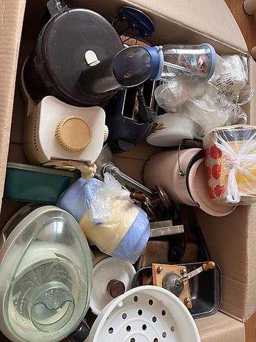 Другие аксессуары для кухни: Большая коробка кухонной утвари и приборов + редкий СССР-набор форм — 1