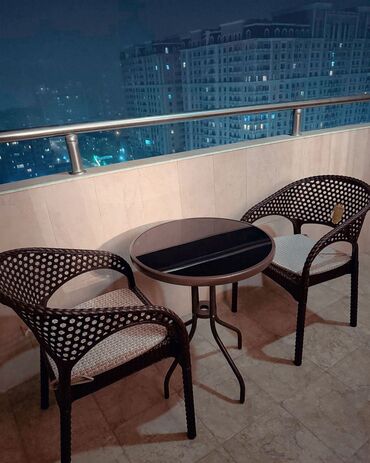 Bitkilər: Balkon üçün, Yeni, Açılmayan, Oval masa, 2 stul
