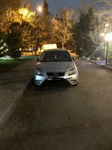 kia maşını: Kia Pride: 1.4 l | 2010 il Hetçbek