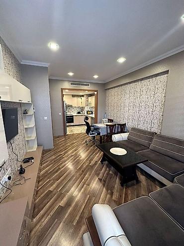 kirayə ev bakida: İcarəyə verilir 2 otaqlı yeni tikili 90 m², 28 May m. 2 000 AZN/ay 2 — 6