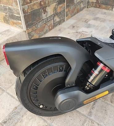 electric moped: Yenidir 1 hefte surulub 2300 azn alinib Irsaddan 1 il qarantiyasi var — 3